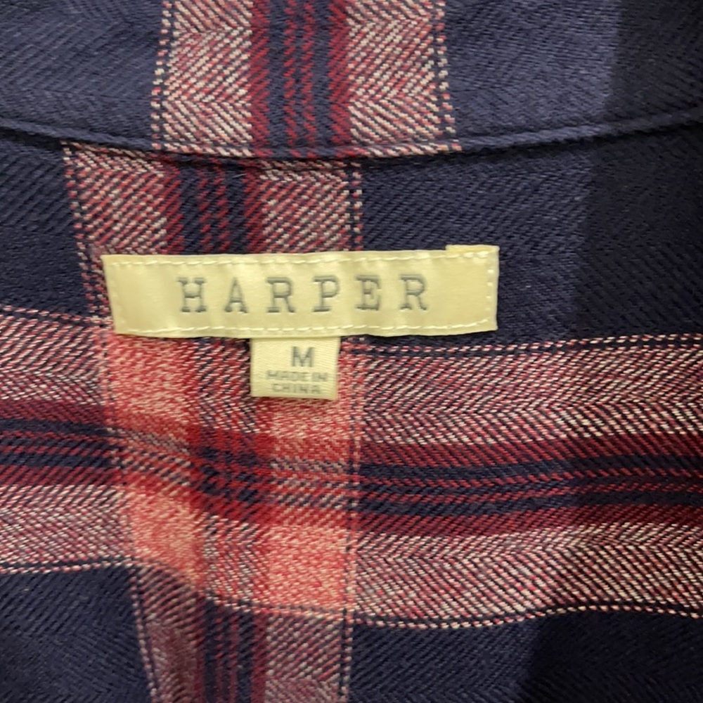 Button down - Picture 2 of 3